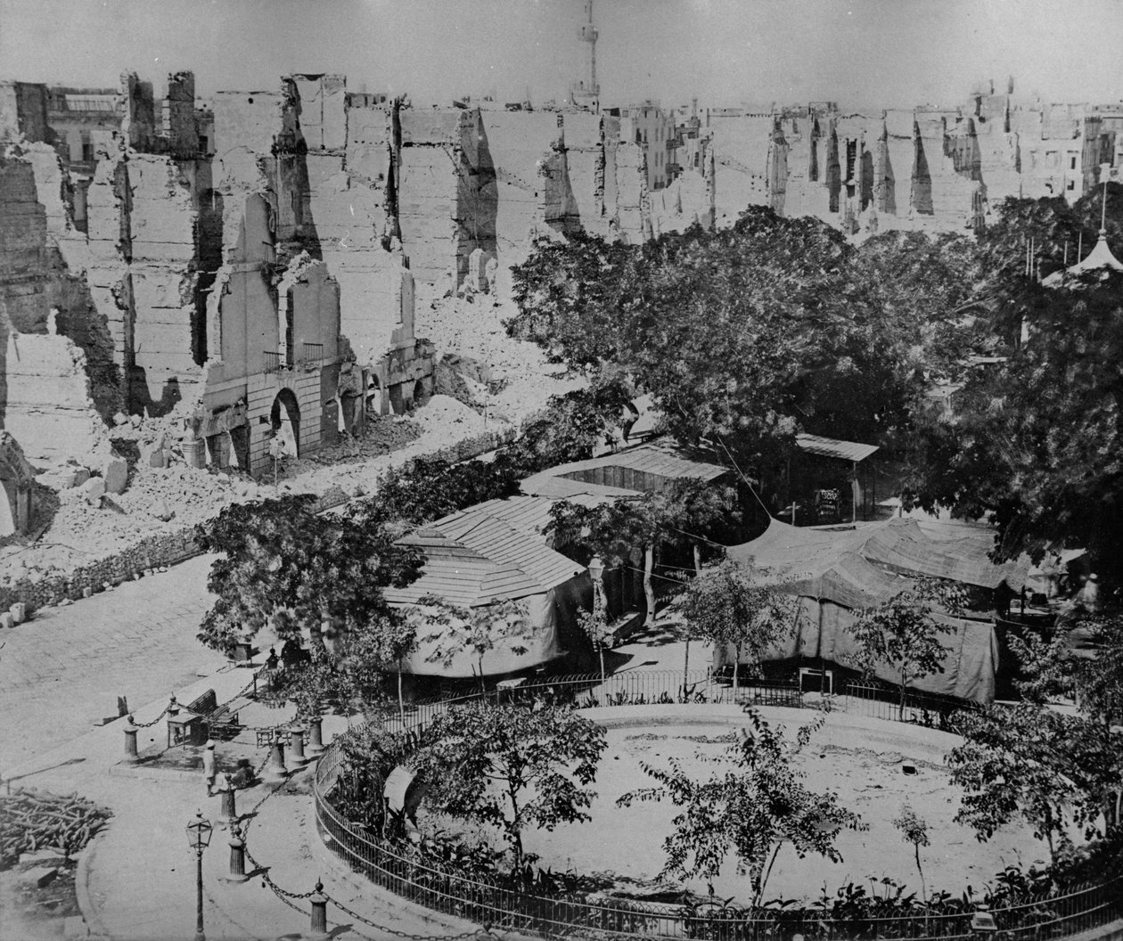 Square ødelagt av det britiske bombardementet, Alexandria, 1882 av English Photographer