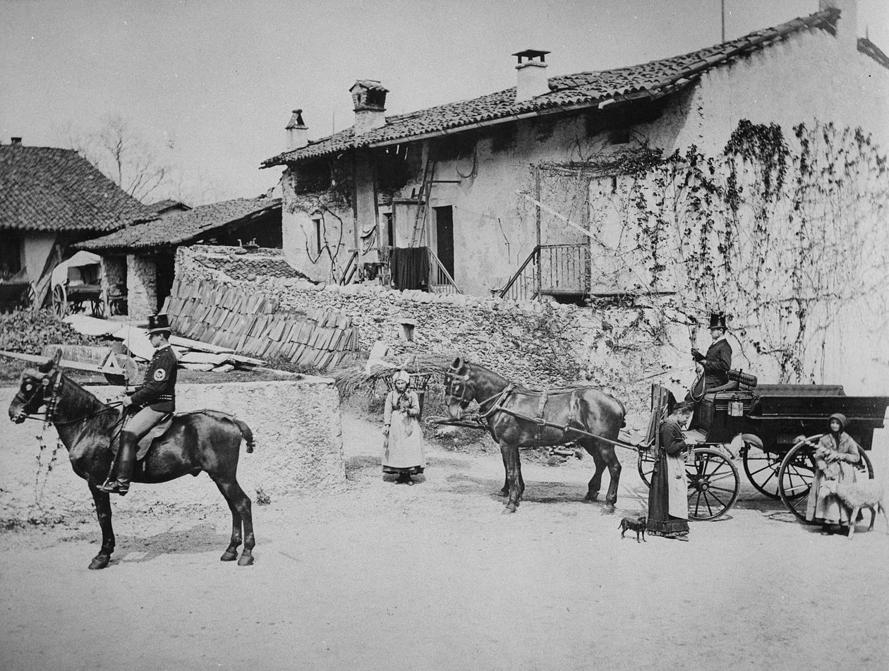 Stall ved Villa Clara, med Queens-vognen, ca. 1870-80 av English Photographer