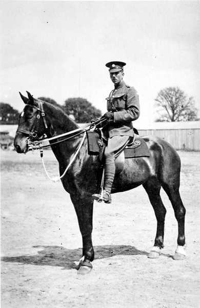 Stabssersjant Major B.E.G Freeman på Spider, Canterbury 1918 av English Photographer