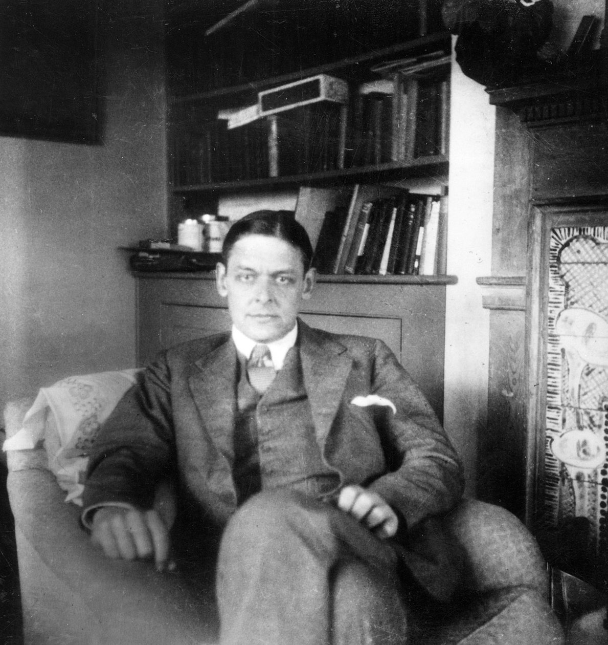T.S. Eliot av English Photographer