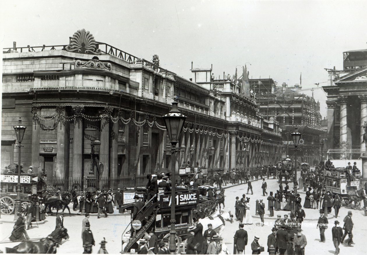 Bank of England dekorerte for dronning Victorias diamantjubileum, 1897 av English Photographer