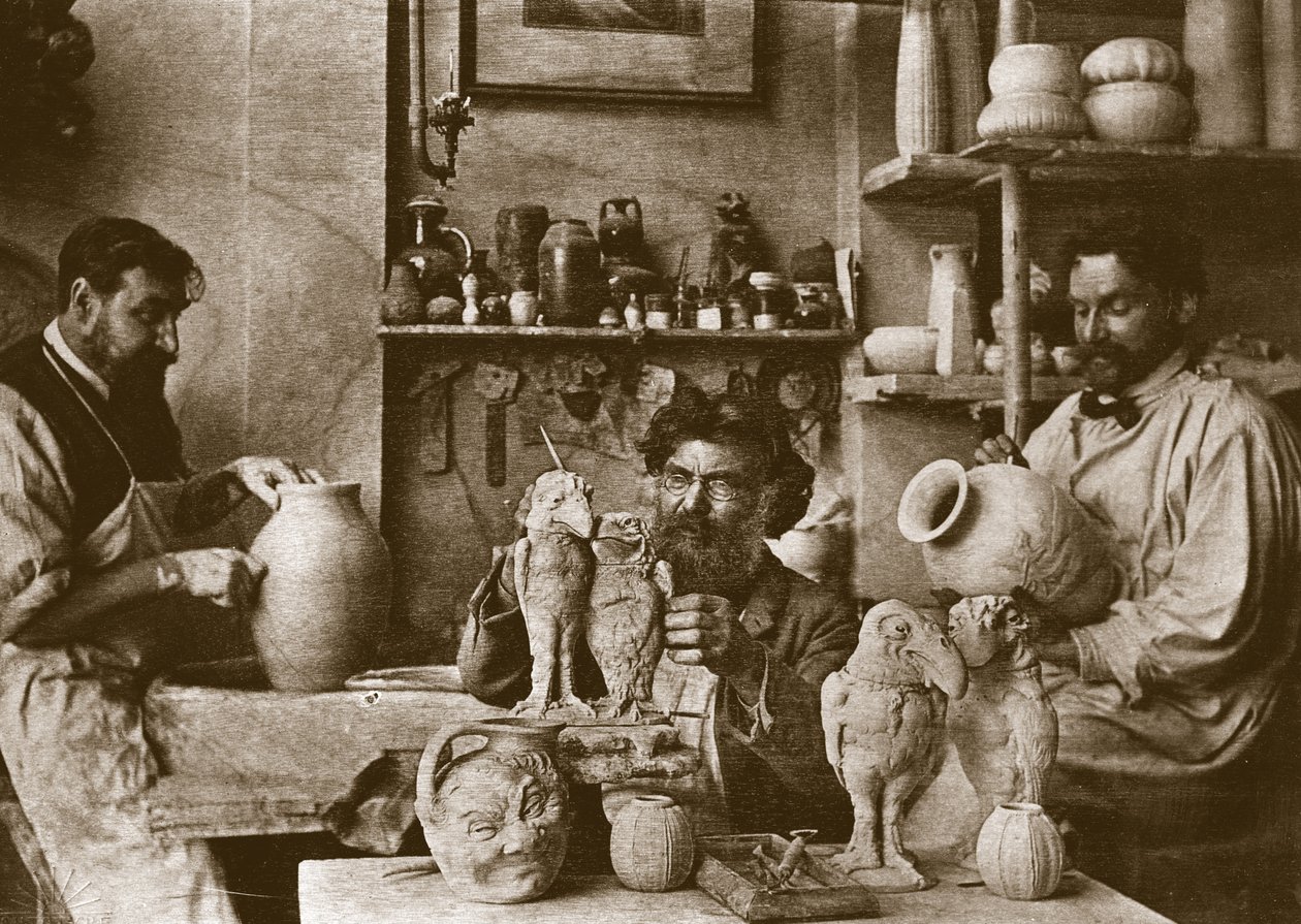 Martin-brødrene i studioet på Southall Pottery av English Photographer