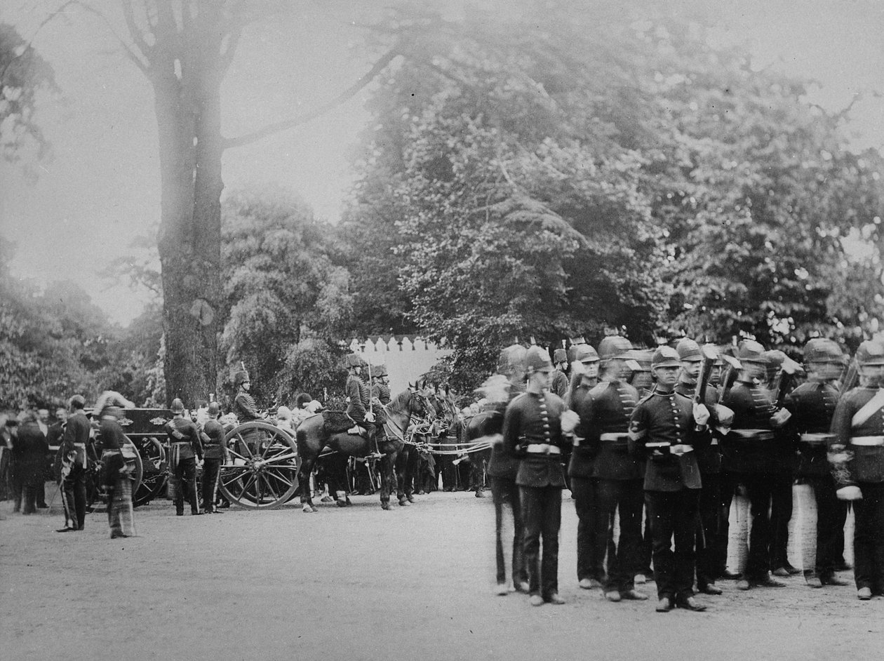 The Prince Imperials Funeral Cortege, Camden Place, 12. juli 1879 av English Photographer
