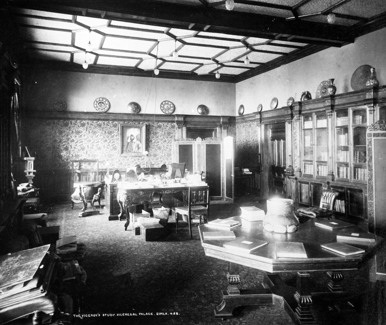 The Viceroys Study, Viceregal Palace, Simla, ca. 1890 av English Photographer