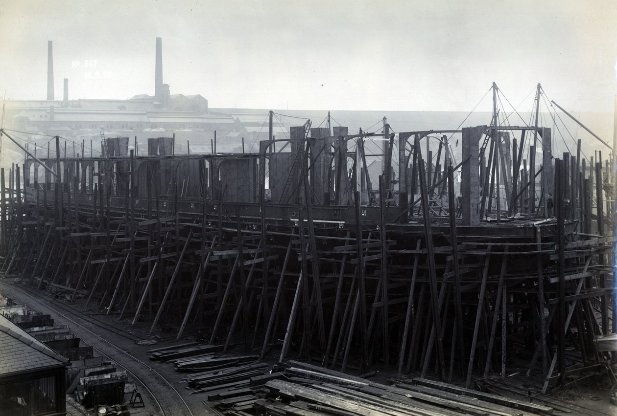 Den isbrytende togfergedamperen SS Baikal i ramme under bygging av Sir W.G. Armstrong Mitchell og Co. Ltd., ved Low Walker verft, Newcastle upon Tyne i 1896 av English Photographer