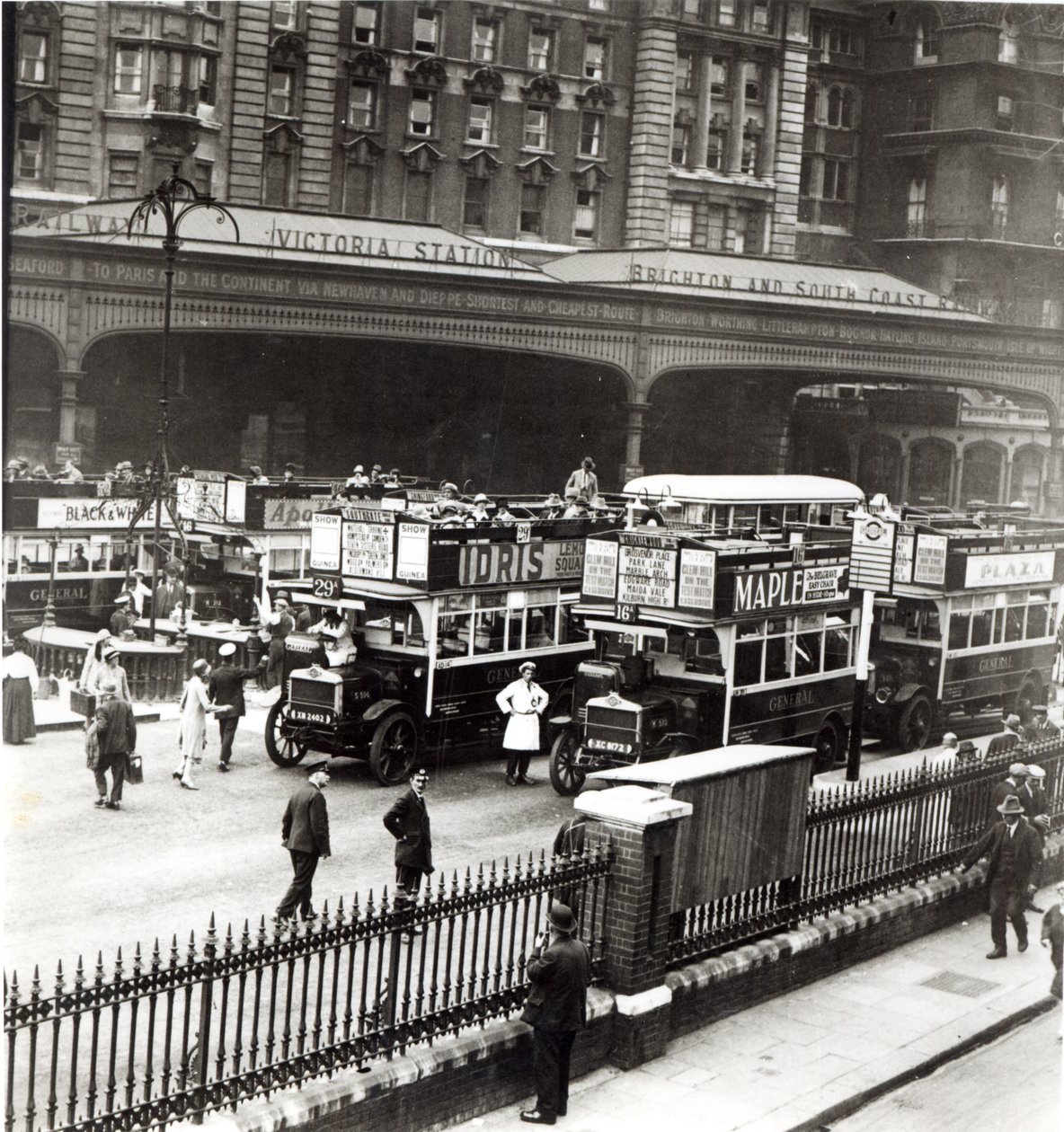 Victoria Station, 1920-tallet av English Photographer
