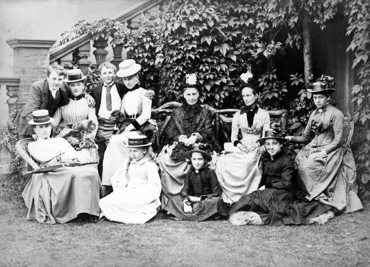 Viktoriansk gruppeportrett, ca. 1890 av English Photographer
