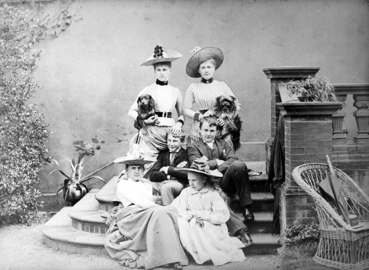 Viktoriansk gruppeportrett, ca. 1890 av English Photographer