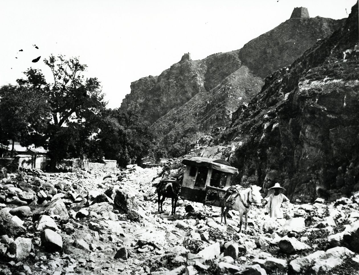 Utsikt i Nankow-passet, Peking, ca. 1860-70 av English Photographer