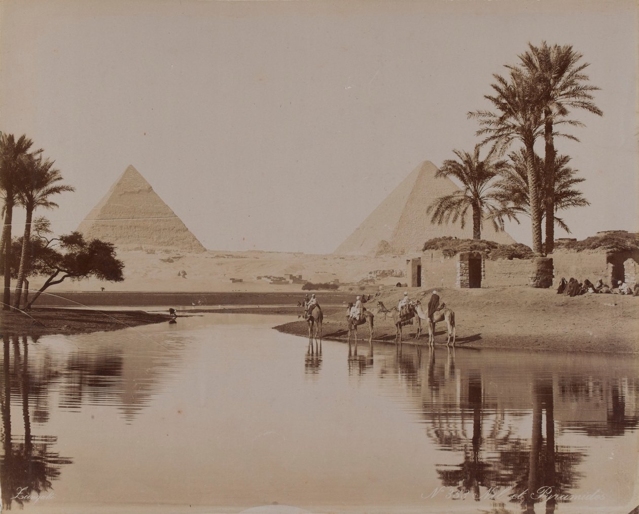Utsikt over pyramidene, Egypt, 1893 av English Photographer