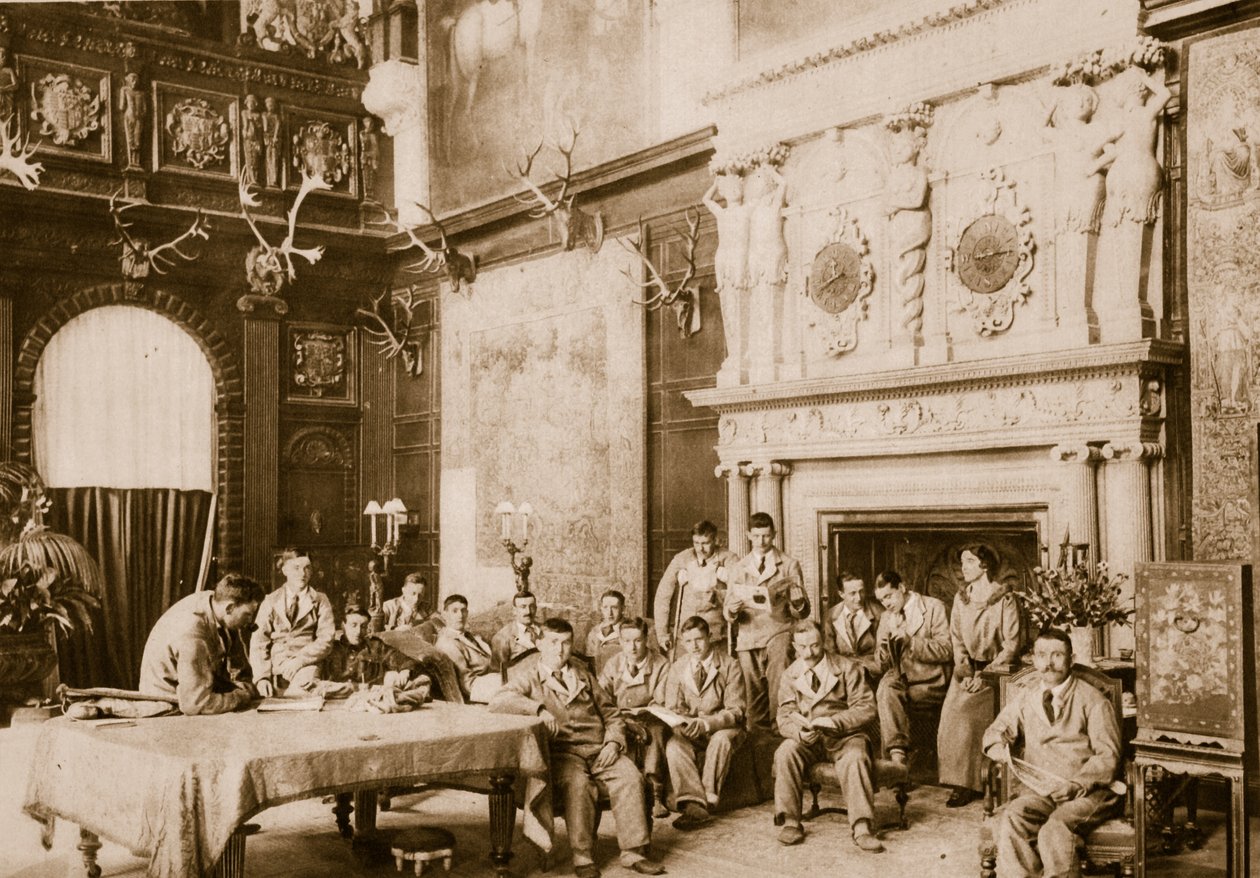 Velkommen gjester i et herskapelig hjem i England, 1914 til 1919 av English Photographer