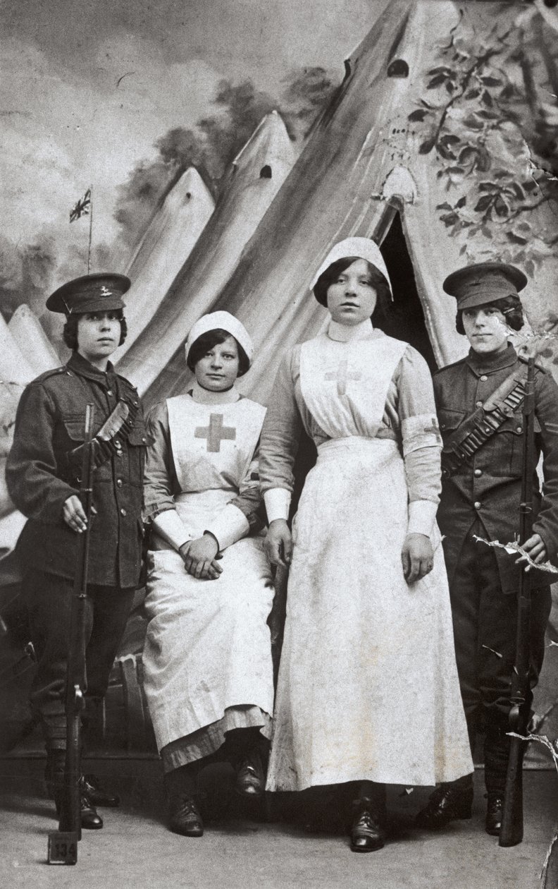 Kvinner i krig, 1914-18 av English Photographer