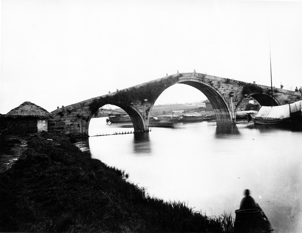 WongDoo Bridge, Soochow Creek, ca. 1870 av English Photographer