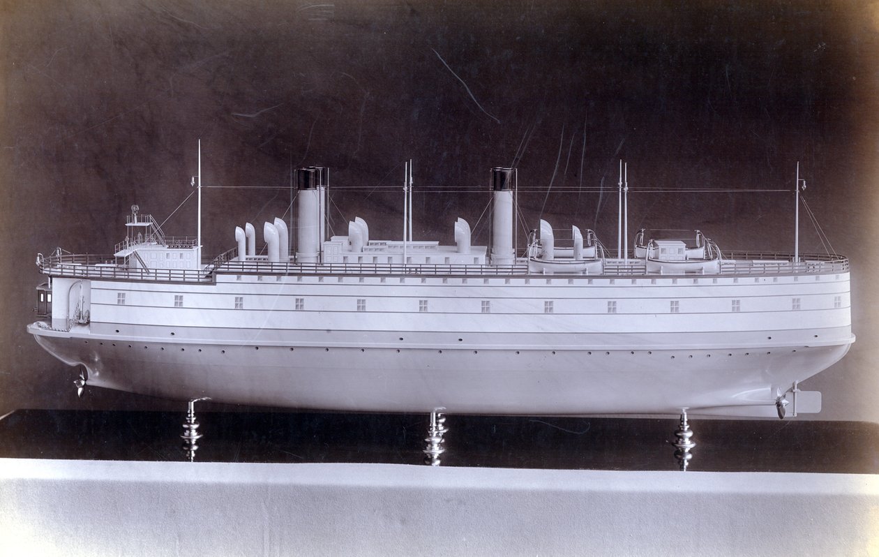 Hagenr. 647, Baikal. Viser babord side av en modell av den isbrytende togfergedamperen Baikal av English Photographer