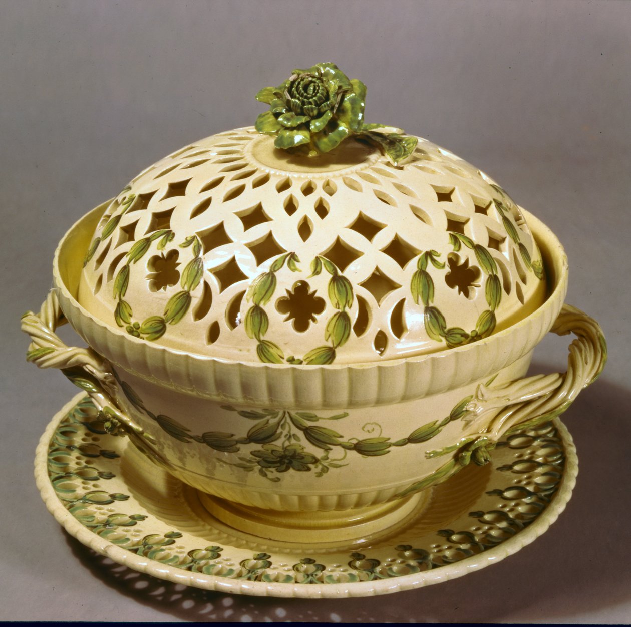 Bowl, Leeds, ca. 1770 (kremvare) av English School