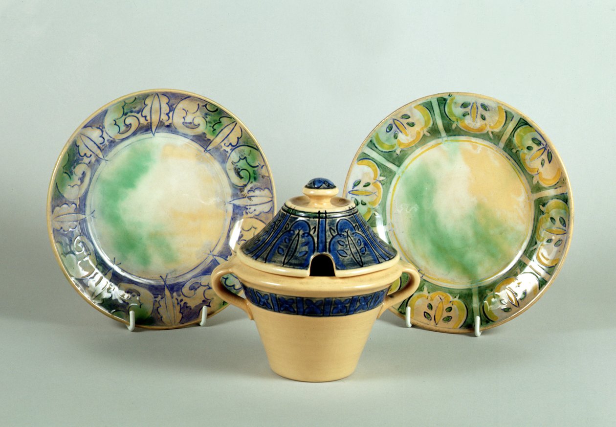 Doulton sidetallerkener og syltetøygryte, ca. 1930 (keramikk) av English School