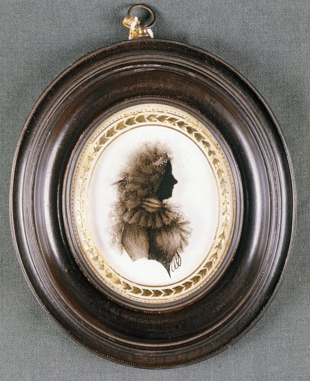 Silhuett av en dame, malt på konvekst glass, av fru Isabella Beetham, sent på 1700-tallet (olje på glass) av English School