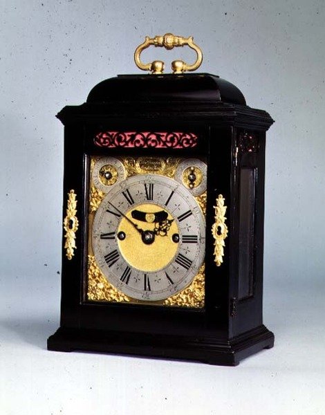 Liten brakettklokke med gjentakelse, av Thomas Tompion (1639-1713), ca. 1710 av English School