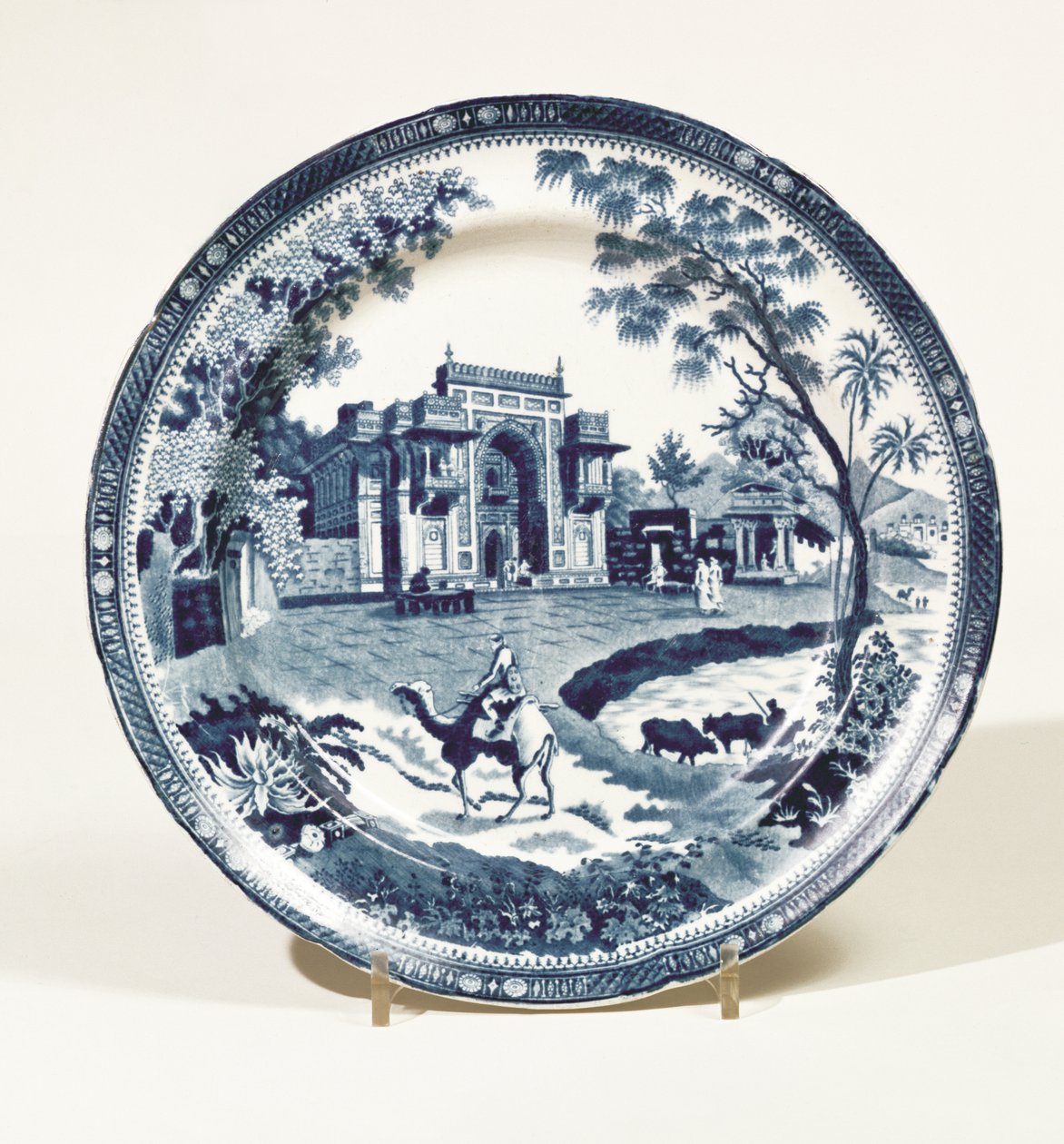 Spode blå og hvit plate, ca. 1815 (lertøy) av English School