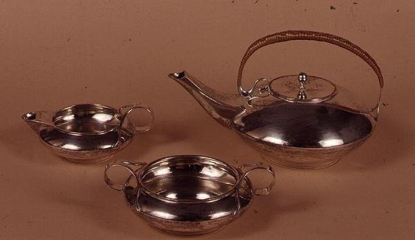 Teservering av Haseler og Co. for Liberty & Co., Birmingham, 1904 (sølv) av English School