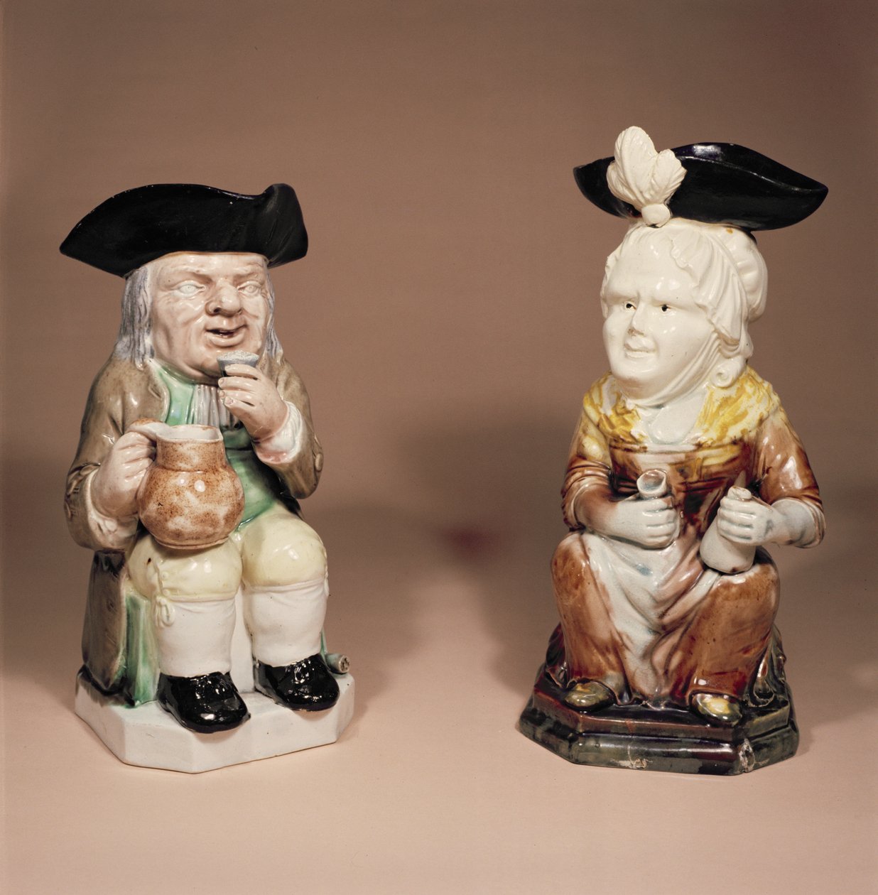 Toby-kanne og Martha Gunn-kanne av R.Wood, ca. 1770 (steintøy) av English School