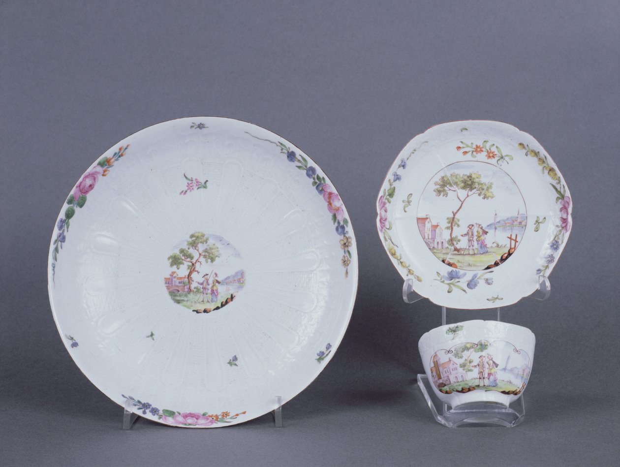 Worcester teskål og tallerken og fat, dekorasjon av kinoserier, ca. 1750-55 (keramikk) av English School