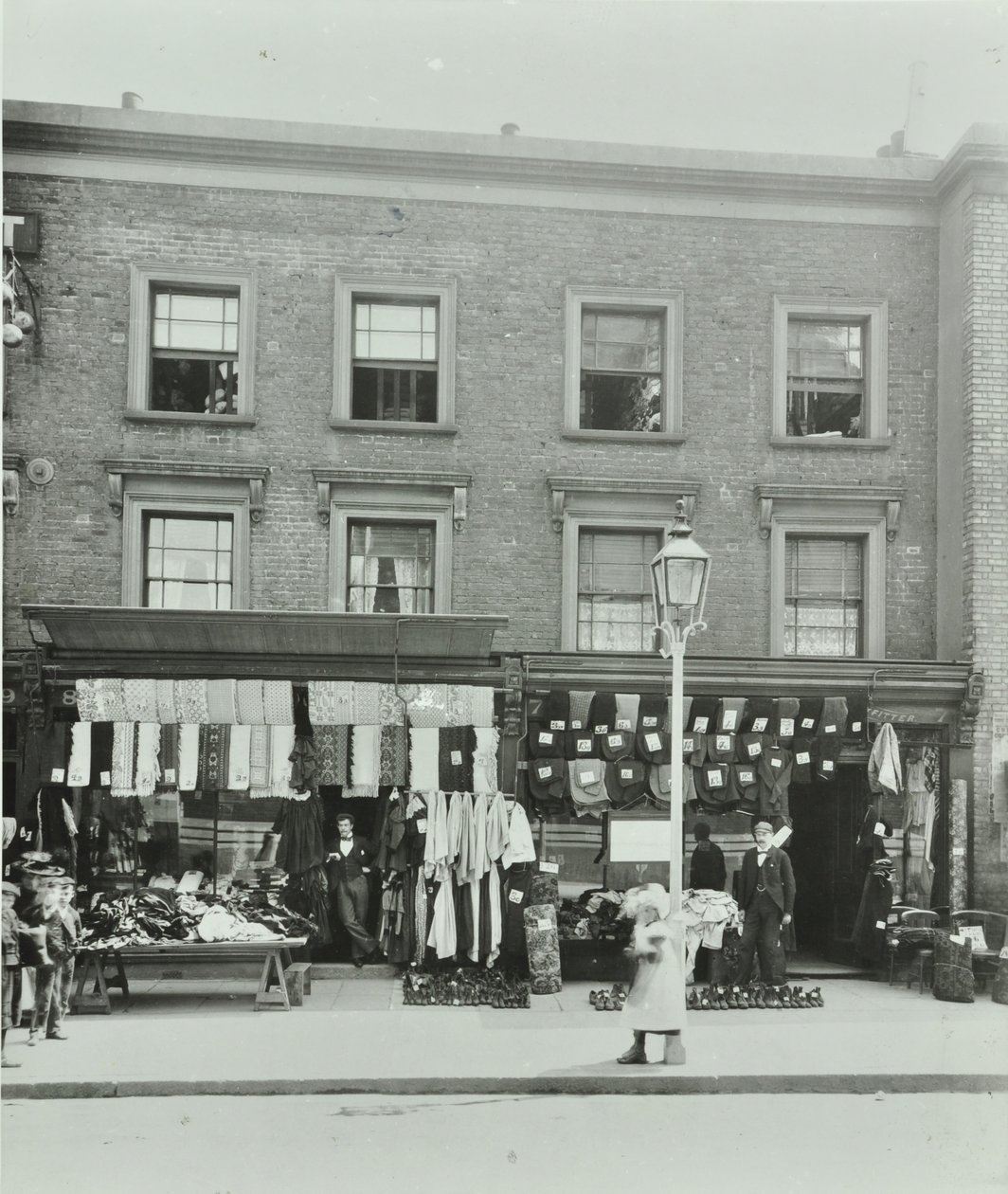 7-8 Gainsborough Road: forhøyninger, London, 1899 av English Photographer