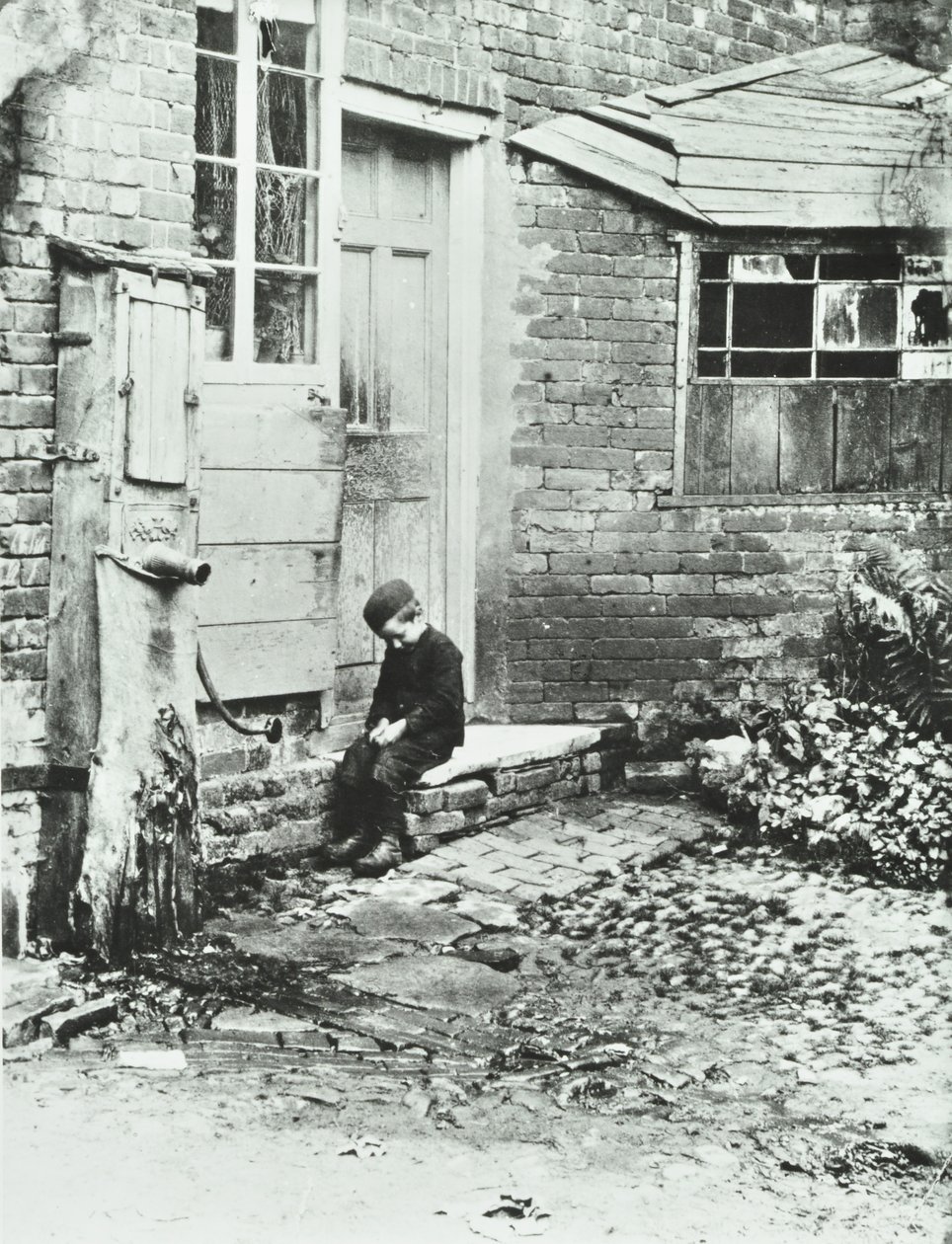 En gutt i Frogmore, London, 1888 av English Photographer