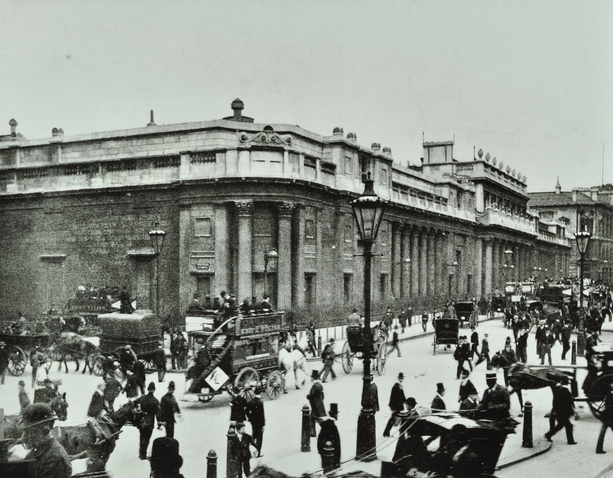 Bank of England, Threadneedle Street, City of London, 1890 av English Photographer