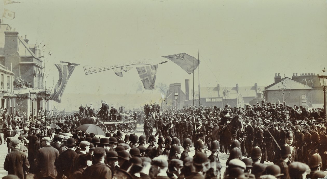 Blackwall Tunnel: slekt som prinsen av Wales, senere kong Edward VII, og prinsesse Alexandria deltar på den seremonielle åpningen av tunnelen, 1897 av English Photographer
