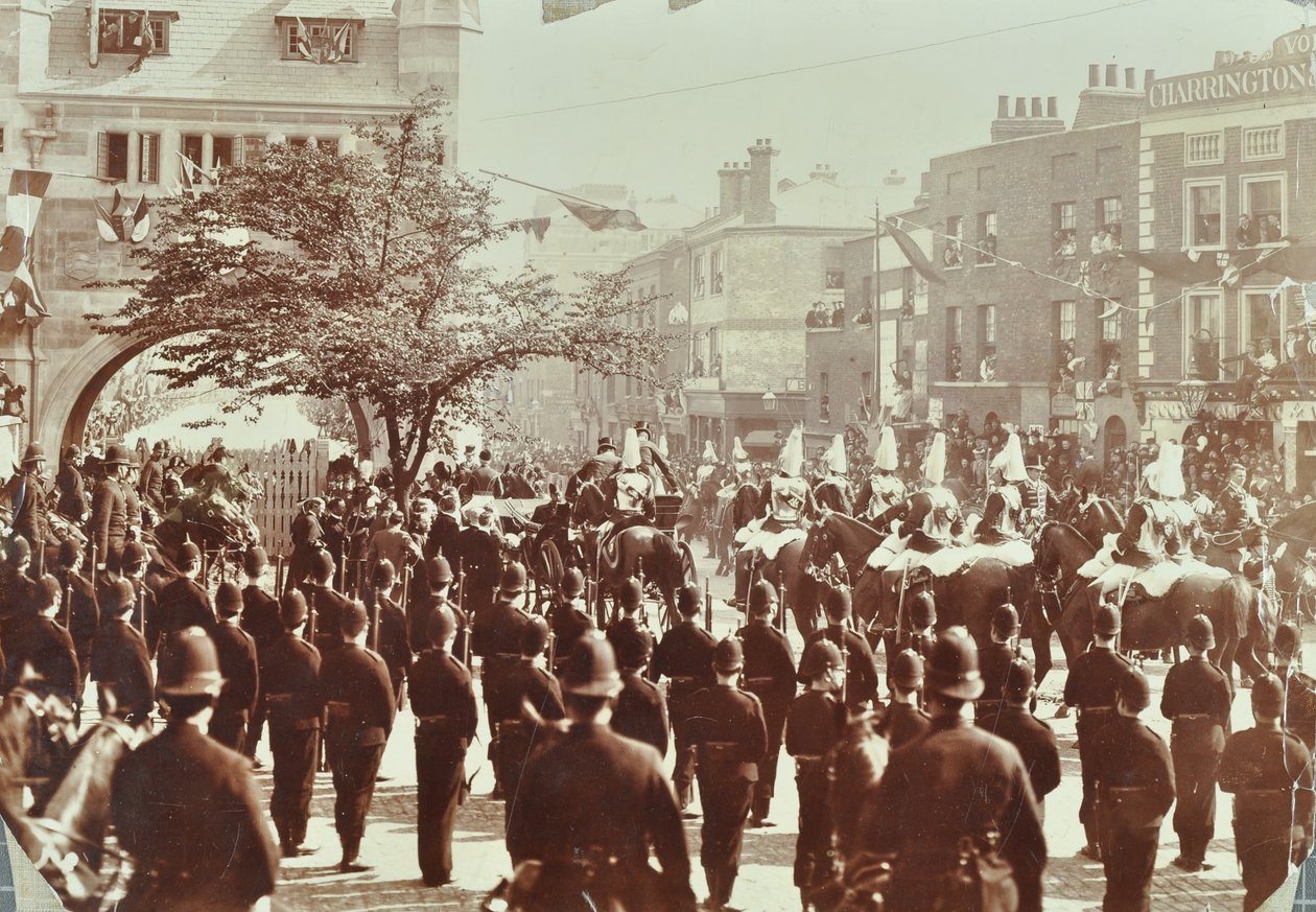 Blackwall Tunnel: slekt som prinsen av Wales, senere kong Edward VII, og prinsesse Alexandria deltar på den seremonielle åpningen av tunnelen, 1897 av English Photographer