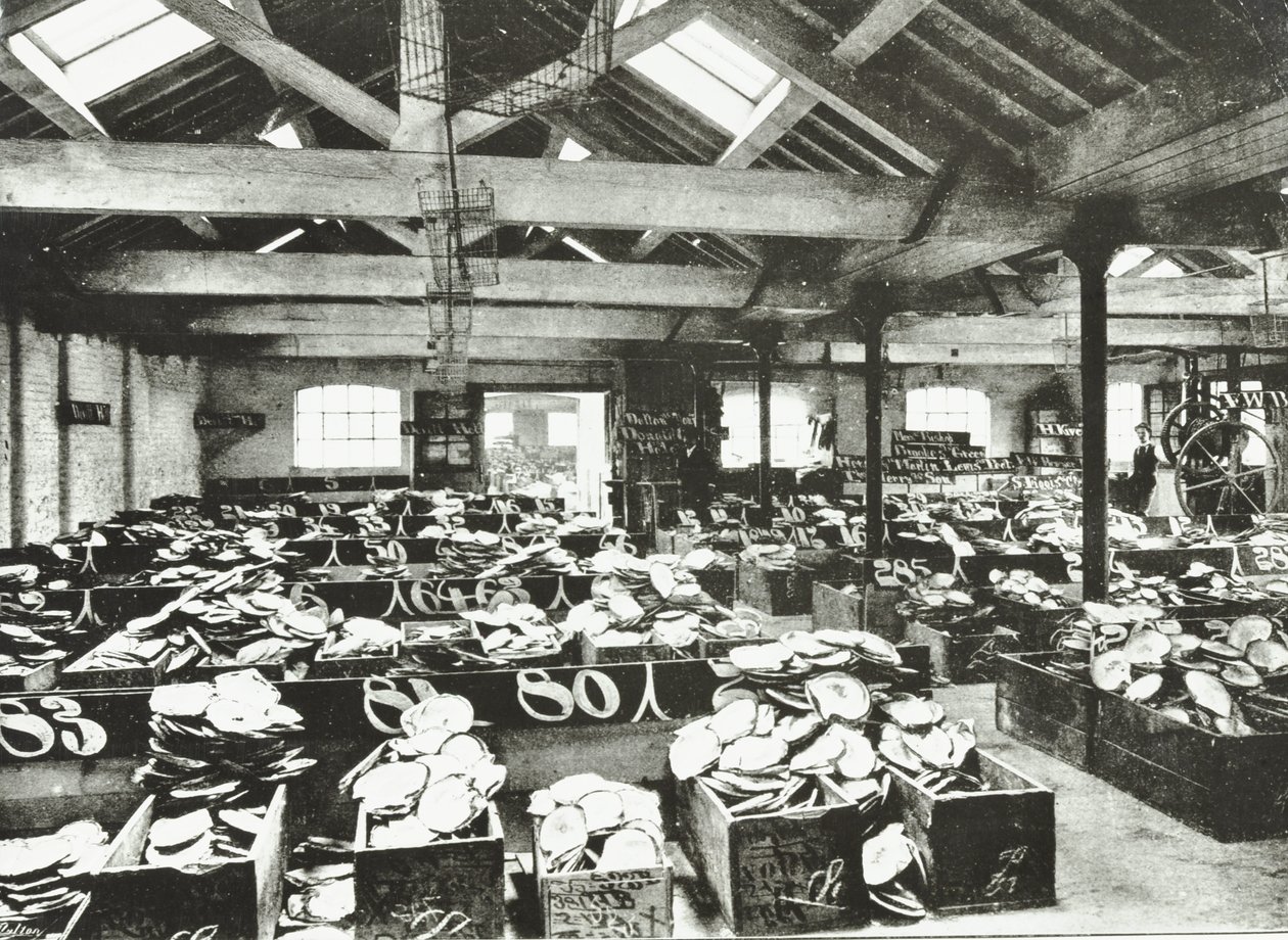 Bull Wharf, interiøret i Shell Warehouse, London, 1890 av English Photographer