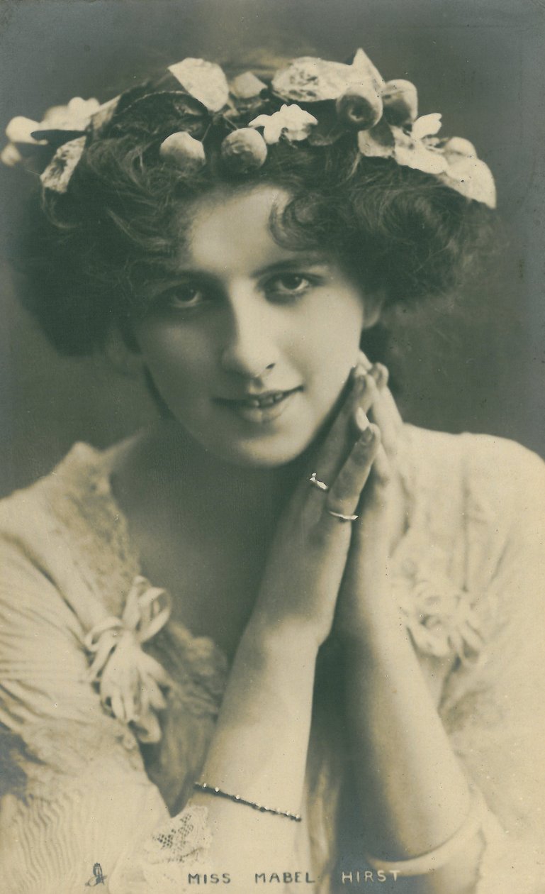 Kjendiser på scenen: Miss Mabel Hirst, ca. 1903-08 av English Photographer