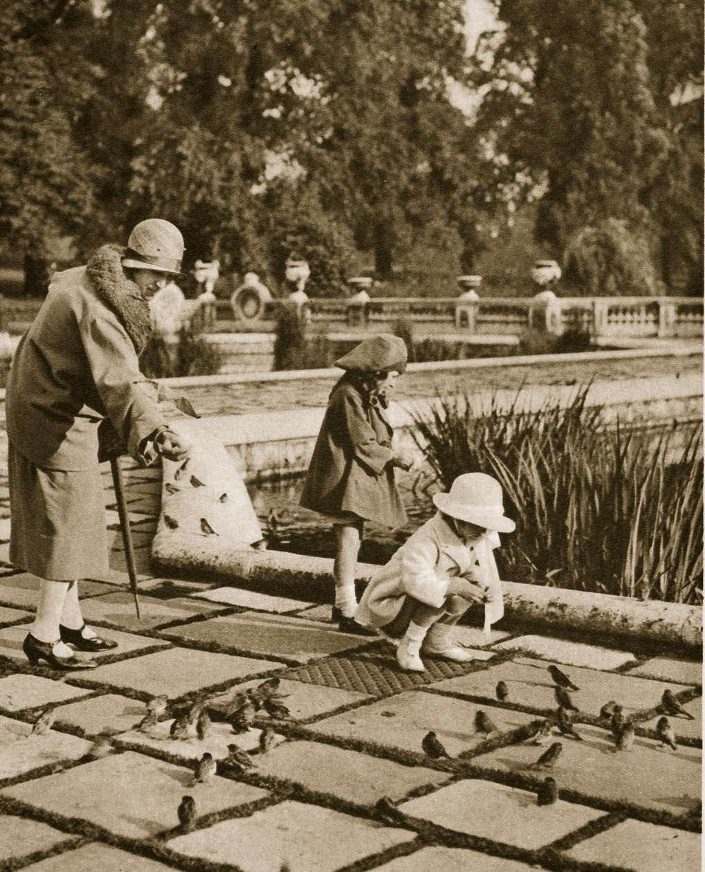 Mate spurver i Hyde Park (sepia-bilde) av English Photographer