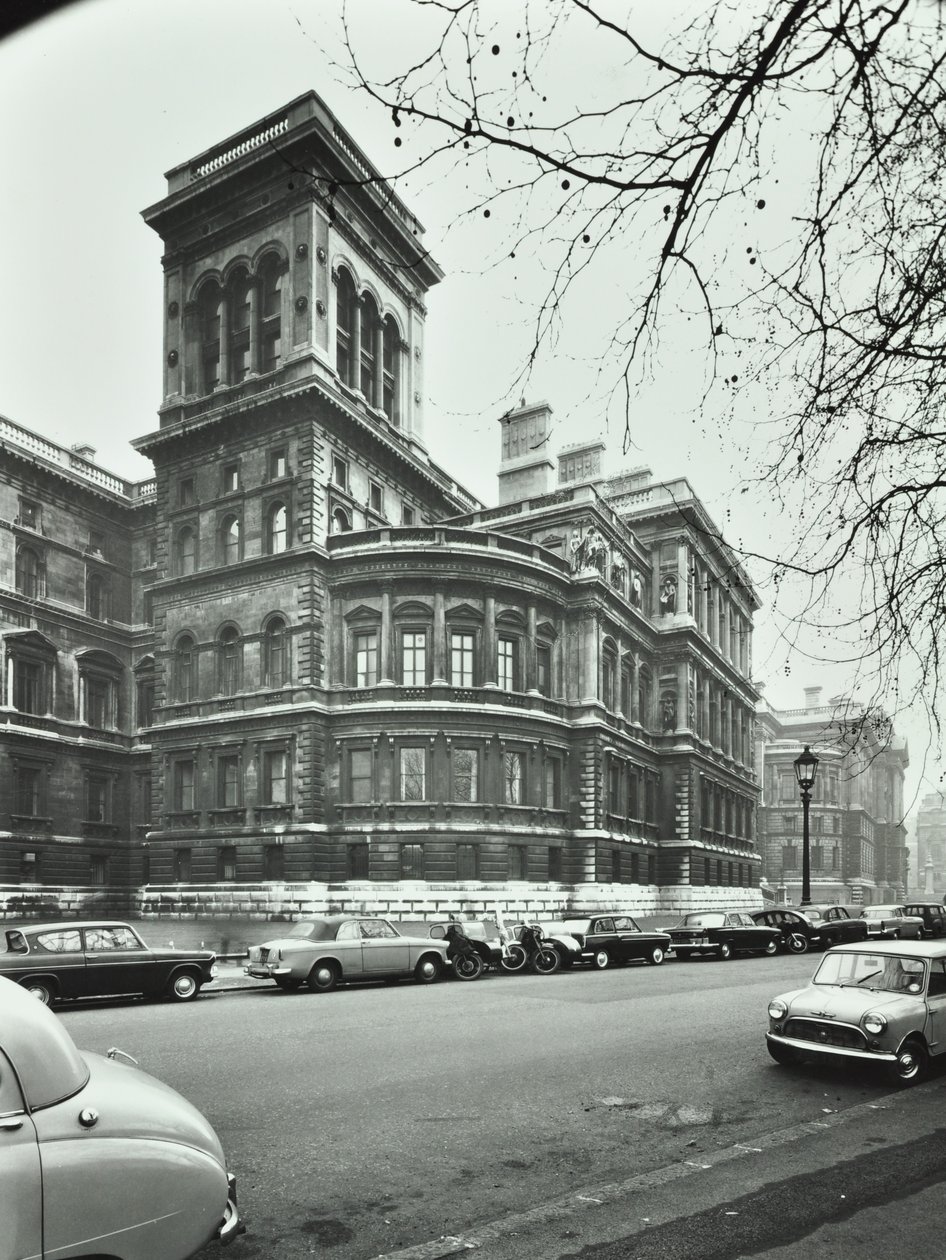 Foreign Office, Whitehall, Westminster LB: høyde til Saint James Park, 1896 av English Photographer