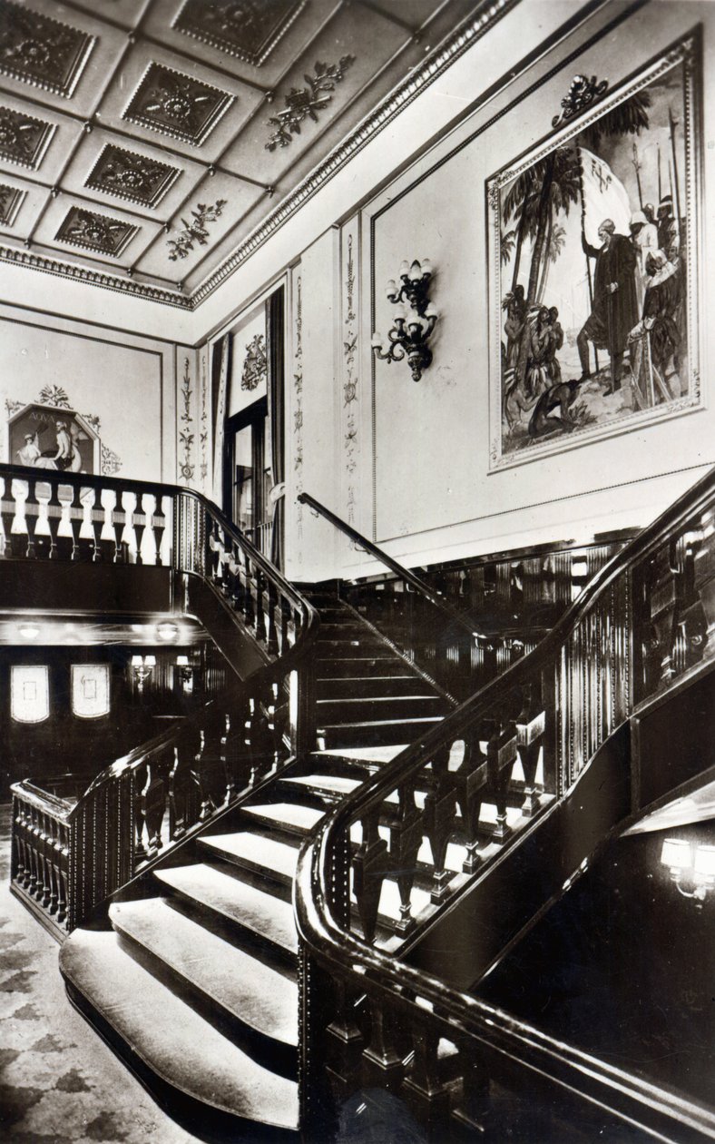 Grand Staircase ombord på HMS Homeric av English Photographer