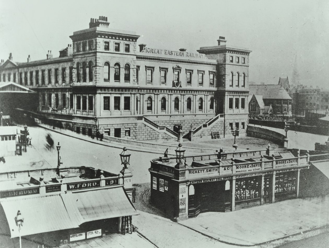 Great Eastern Terminus ved Bishopsgate: eksteriør, 1862 av English Photographer