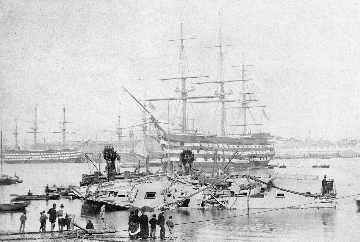 HMS Victory i Portsmouth Harbour, ca. 1870 (s/hvitt-bilde) av English Photographer