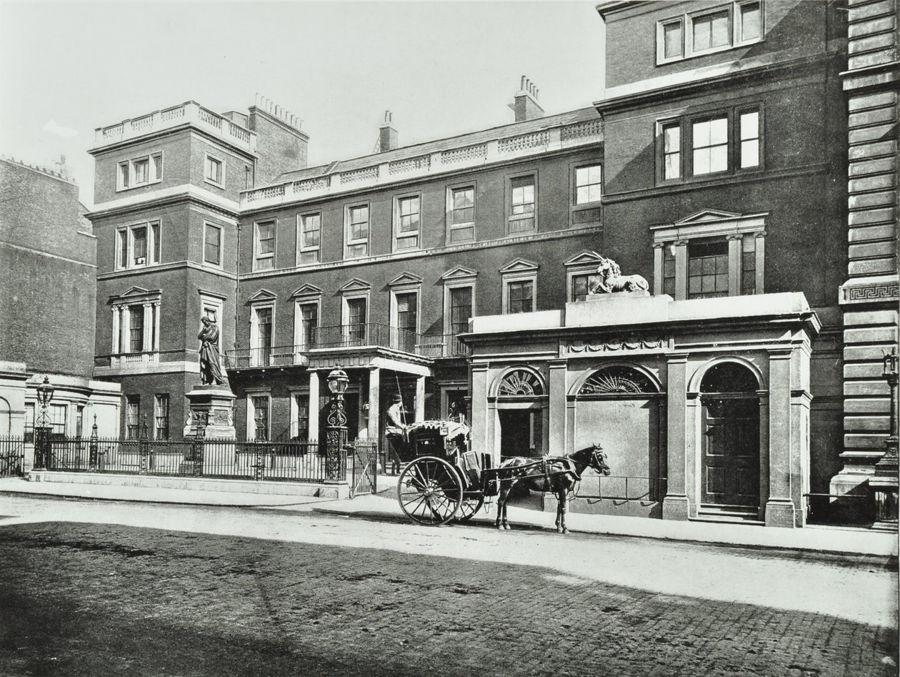 Hansom drosje utenfor krigskontoret Pall Mall, Willis Collection, 1890 av English Photographer