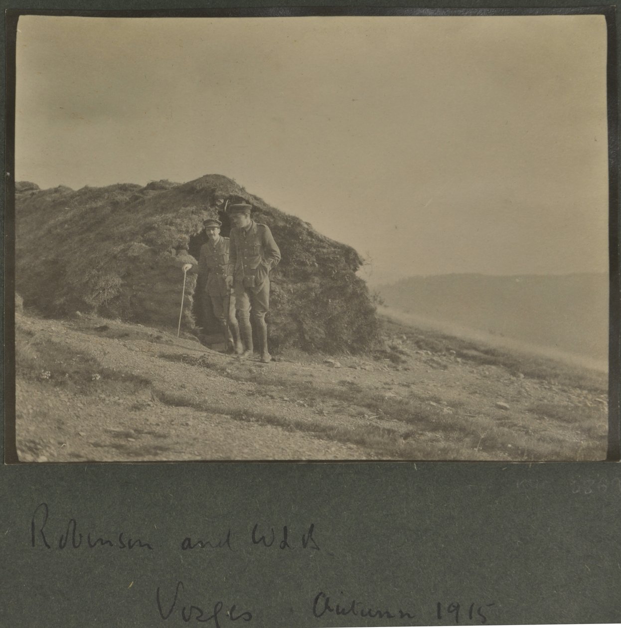 Harold Roper Robinson og William Lawrence Bragg, Vosges, høsten 1915 av English Photographer