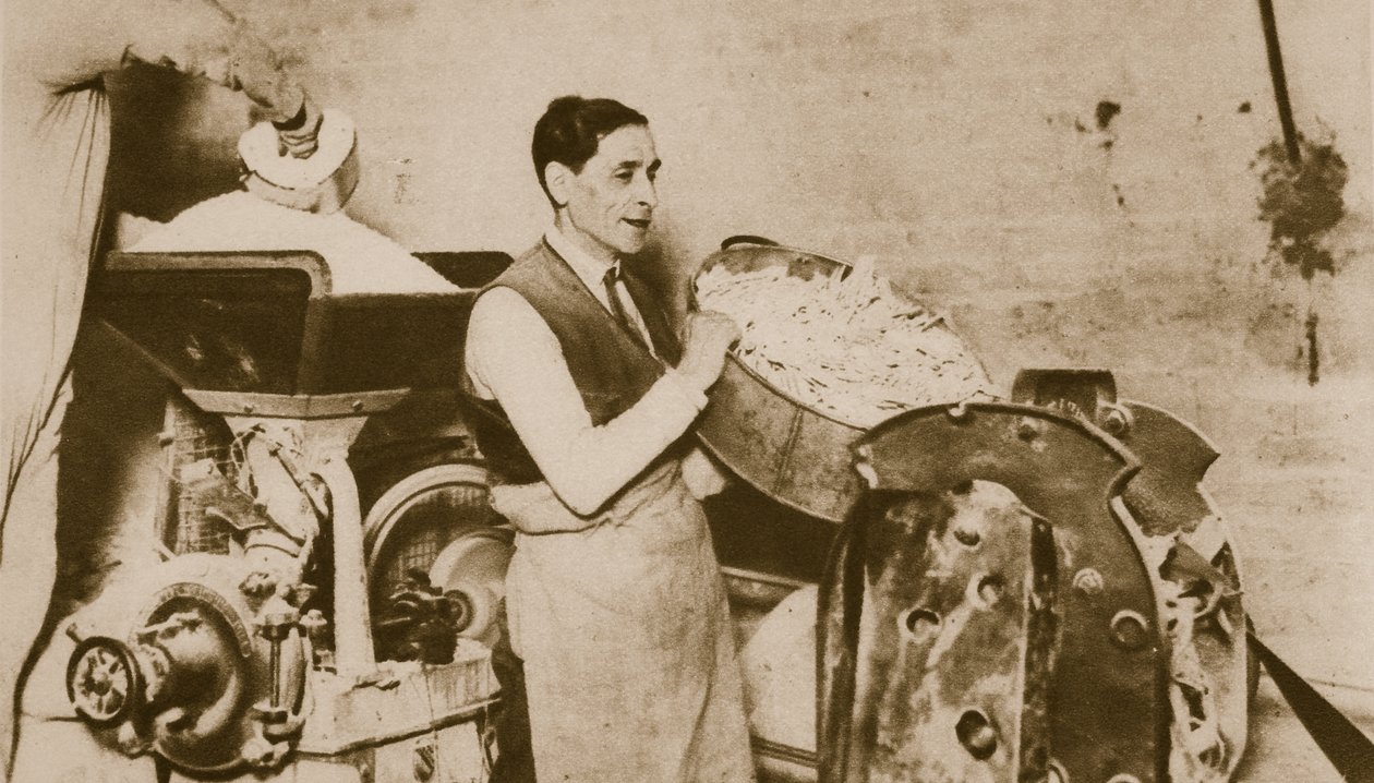 Hebraisk bakeri tilbereder usyret brød til påsken (sepia-bilde) av English Photographer
