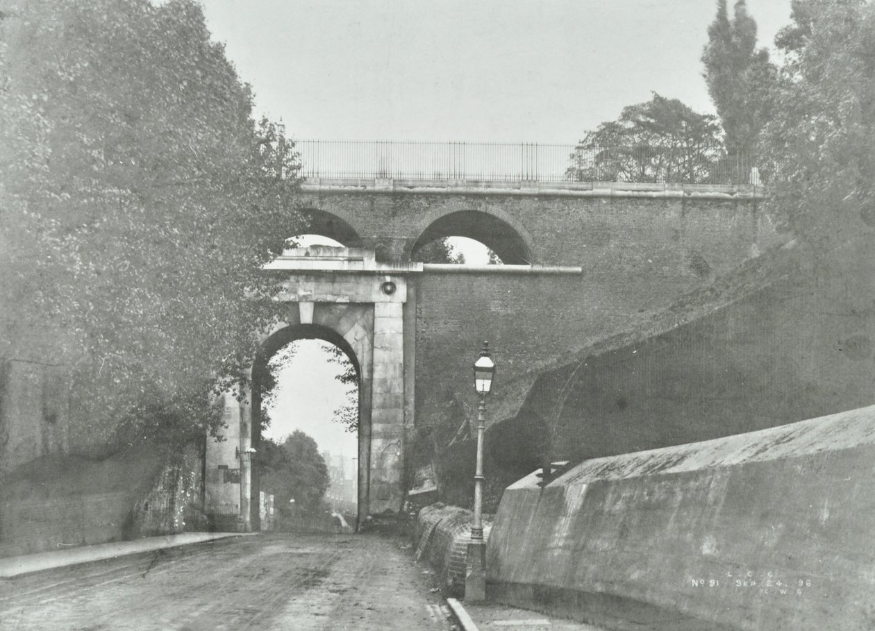 Highgate Archway, Archway Road Bridge: generell utsikt over den gamle broen, 1896 av English Photographer