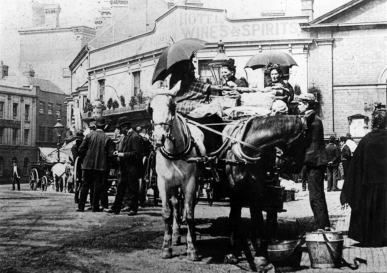 Hestedrosjer, Oxford Street, Kidderminster, 1910 av English Photographer
