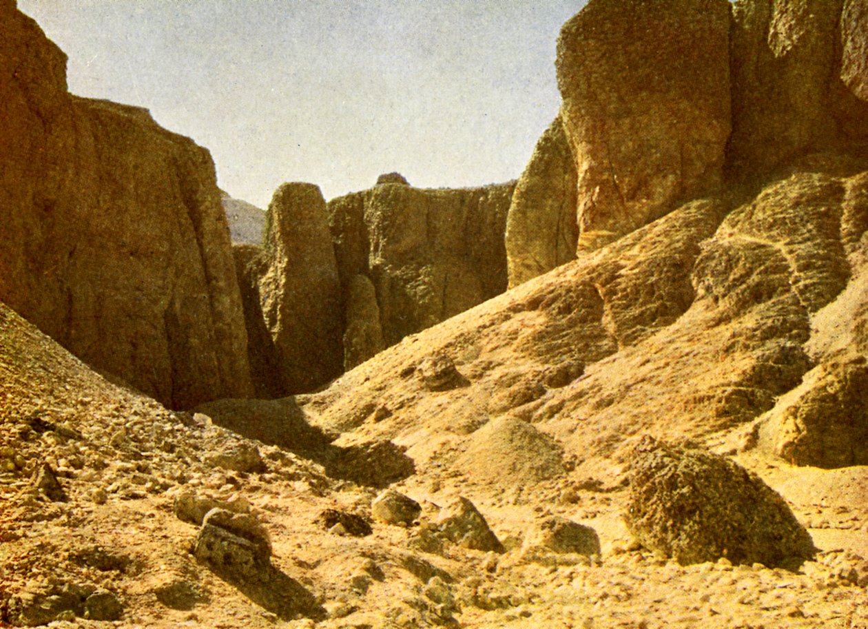 I dalen med kongegravene, Egypt. av English Photographer