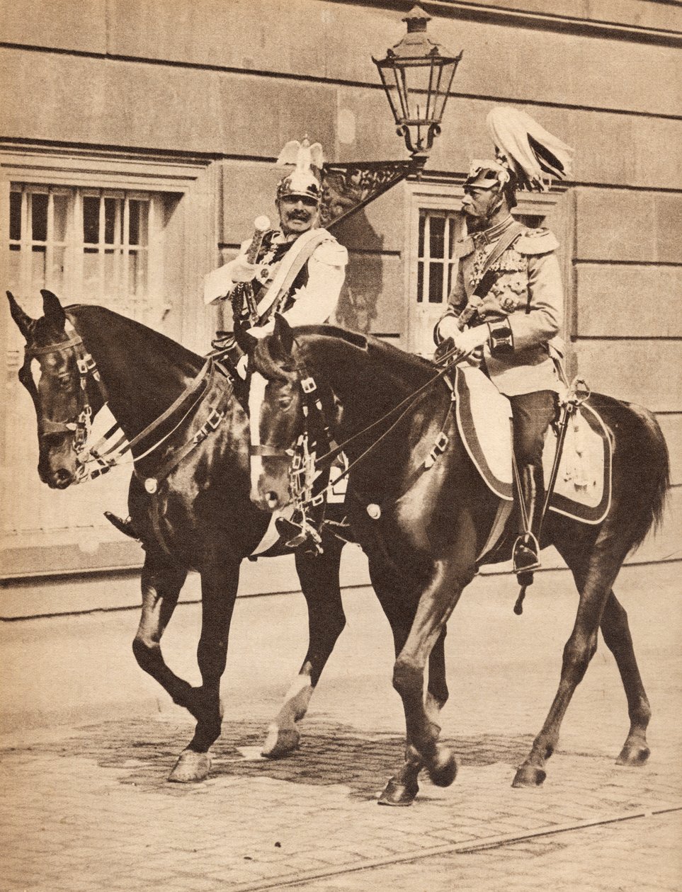 Kong George V og Kaiser Wilhelm II forlot Potsdam for å delta på en gjennomgang av troppene i 1913, illustrasjon fra 