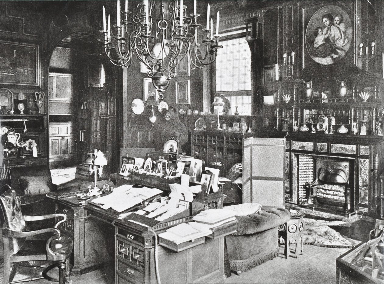 Marlborough House, Pall Mall, Westminster LB: Prince of Wales Study, 1895 av English Photographer