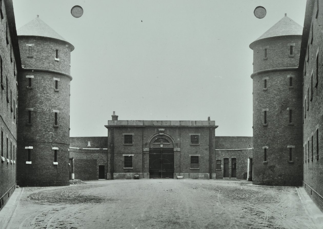 Millbank Prison: nede, hovedkorridor, 1885 av English Photographer