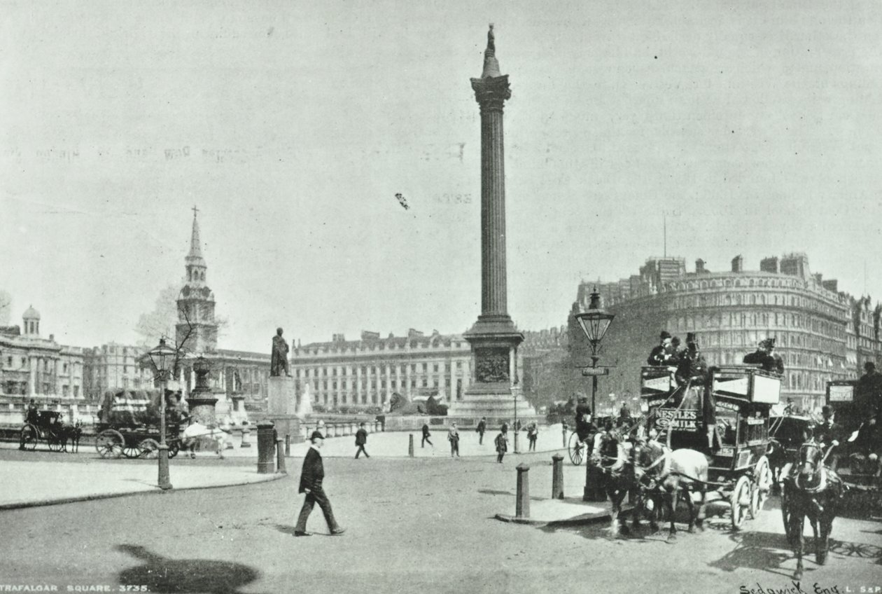 Nelsons Column, Trafalgar Square, Westminster LB: ser nordvest fra Cockspur Street, 1898 av English Photographer