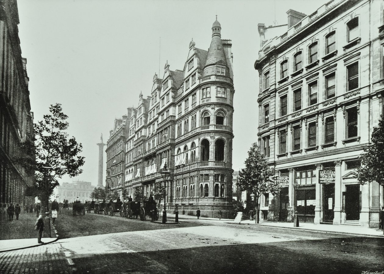 Northumberland Avenue, 1895 av English Photographer