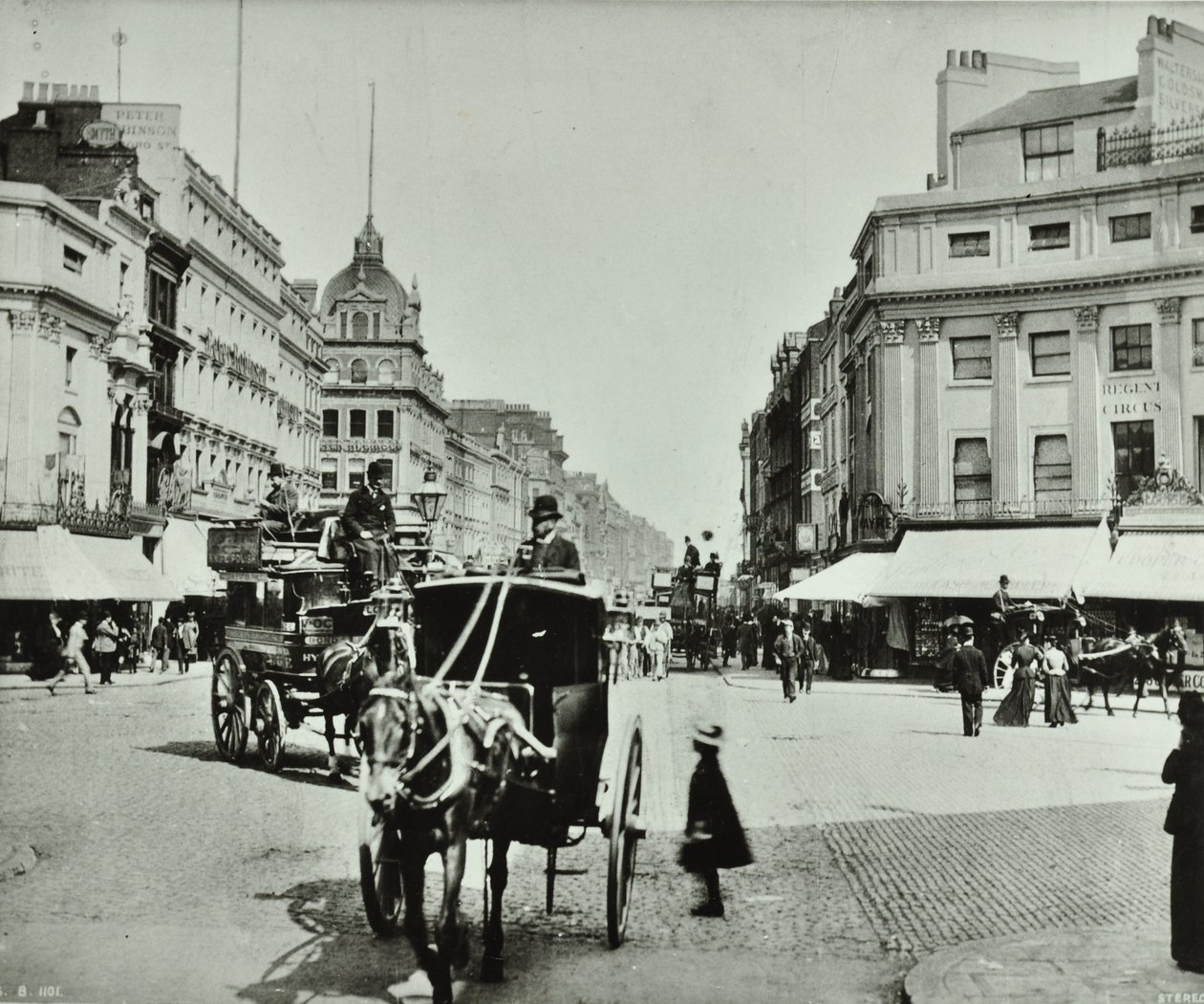 Oxford Circus, Westminster LB: ser øst, 1890 av English Photographer